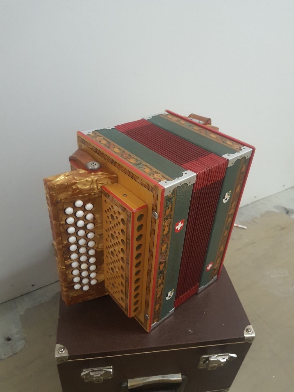Instruments de musique: zugerorgeli ton B  – D'occasion à Pont-de-la-Morge par Mirabelle0 8