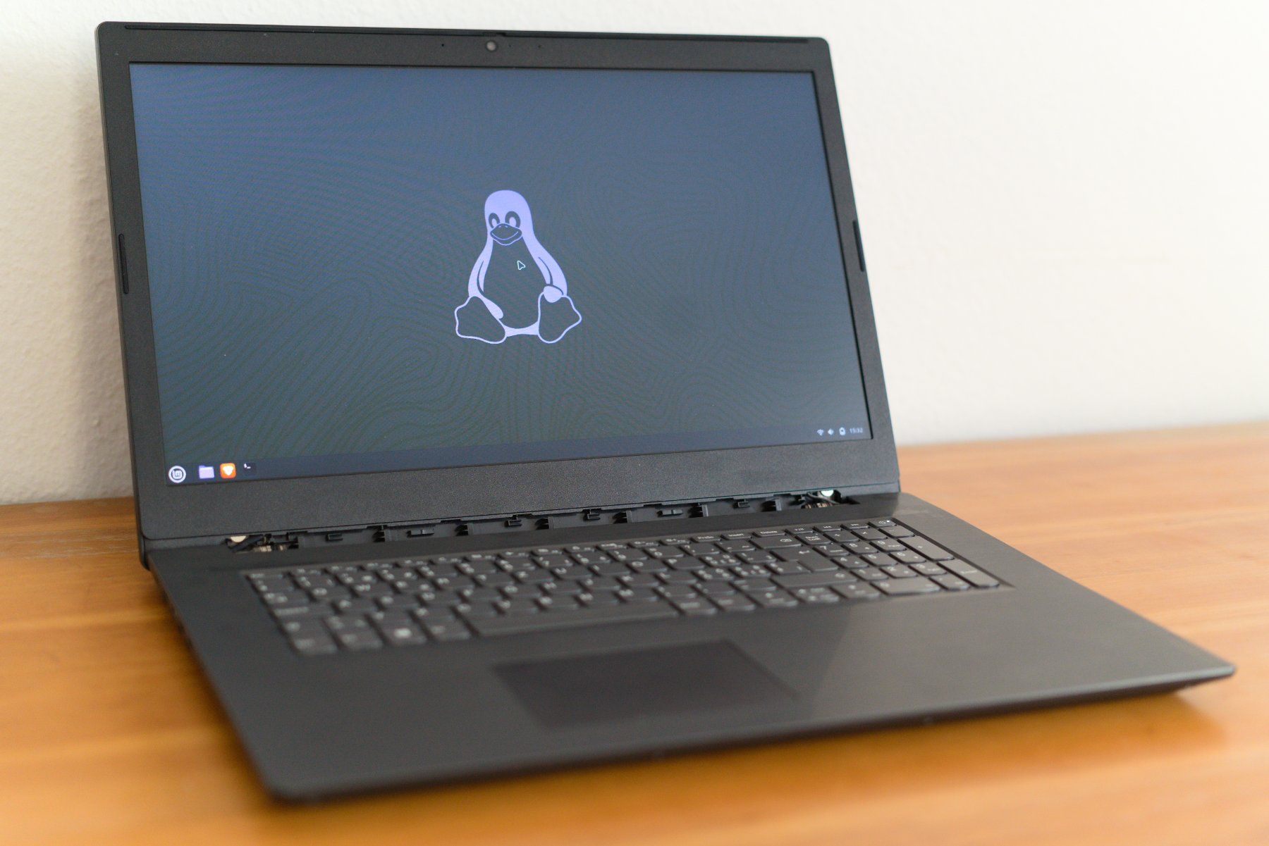Lenovo V340 - Linux Mint - 8GB RAM / 1TB HDD / Pentium @ 2.3 (Gebraucht ...