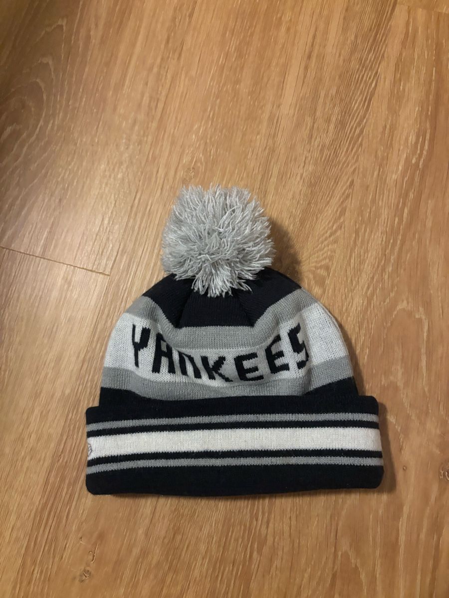 New Era Copricapi, berretti & cappellini: New York Yankees Beanie – Usato da Riedikon venduto da cra_kym5 1