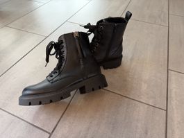 Schwarze Boots, Gr. 38, Neu