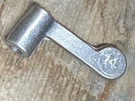 Aus Hausräumung: alter Türriegel