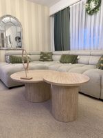 Couchtisch und Nebentisch 