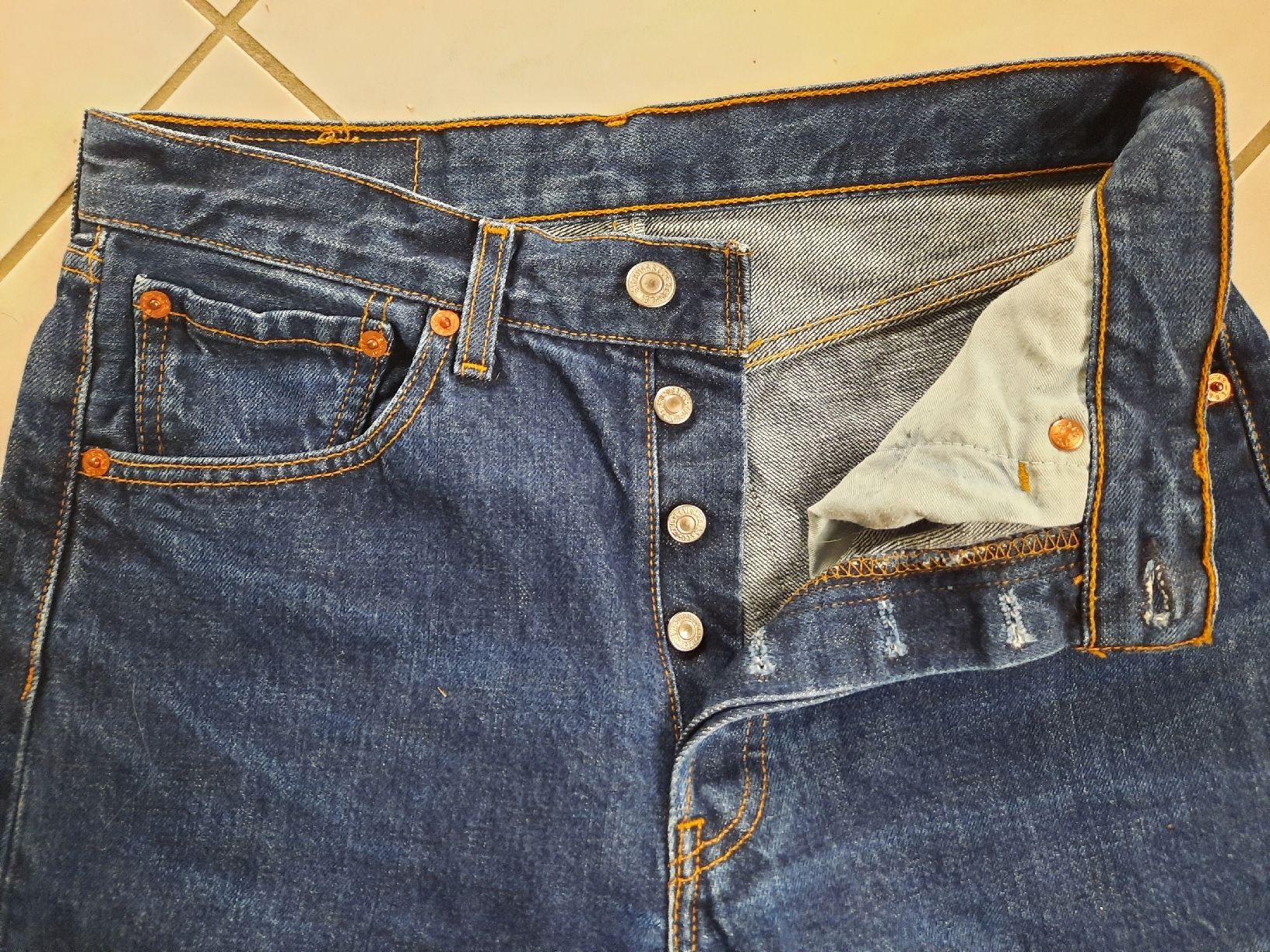 Levi's Jeans: LEVI'S  501  W 31  L 32 – Usato da Le Locle venduto da marylise01 1