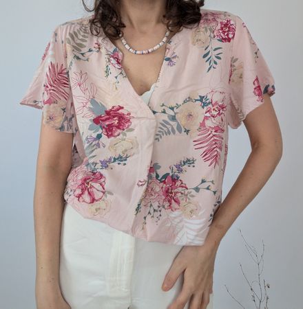 Leichtes Sommer-Blusenshirt mit Blumenprint – Grösse M