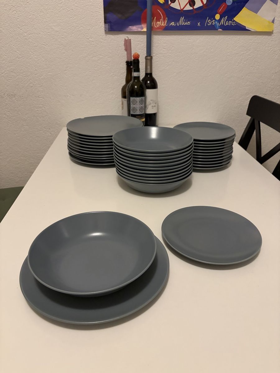 Ikea Geschirrsets: Teller Set Ikea – Gebraucht aus St. Gallen von ann_62px