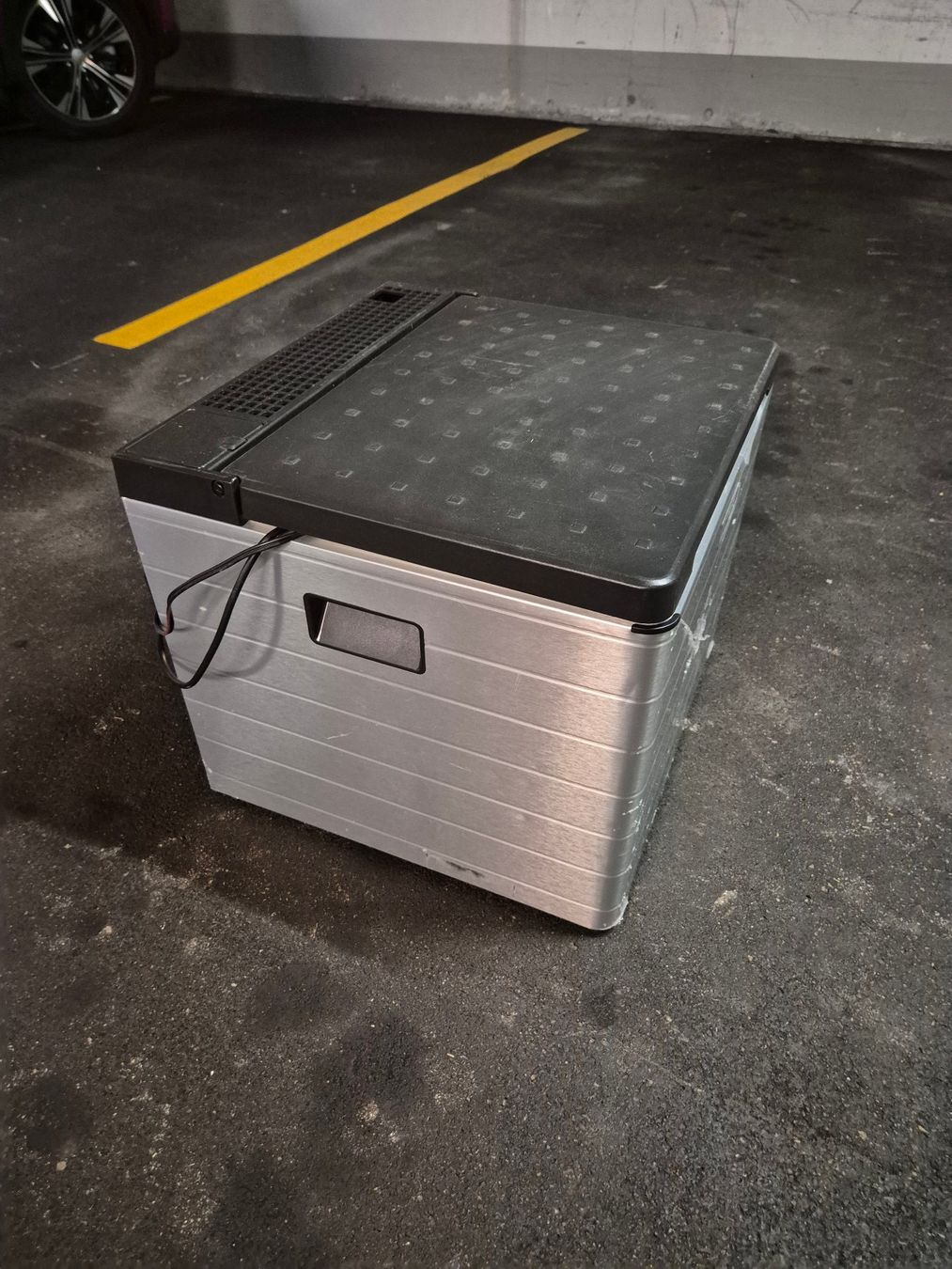 Dometic Frigoriferi & Refrigeratori: Dometic Gas, 12 volt / 230 volt Kühlschrank – Usato da Binz venduto da Ypsdryl