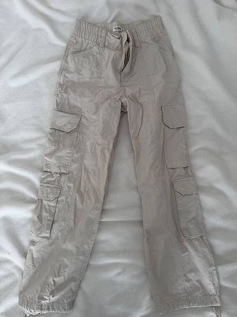Beige Cargo-Hose von Pull&Bear