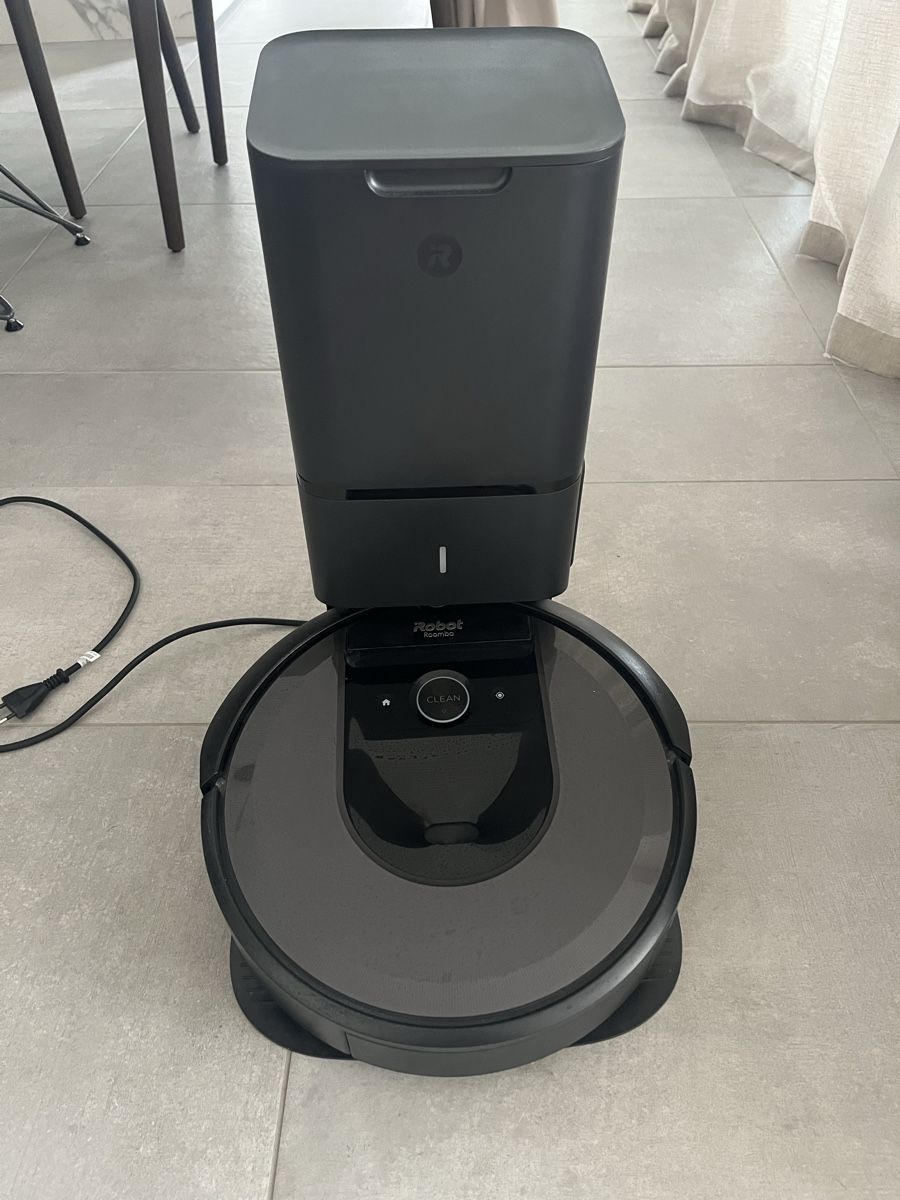 Irobot Staubsauger & Zubehör: iRobot Roomba Combo i8 – Gebraucht aus Oberrohrdorf von S.Marisa 1