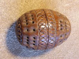 Antiker Pomander, Duftbehälter, Coquillanuss, 19Jhd. Perfekt