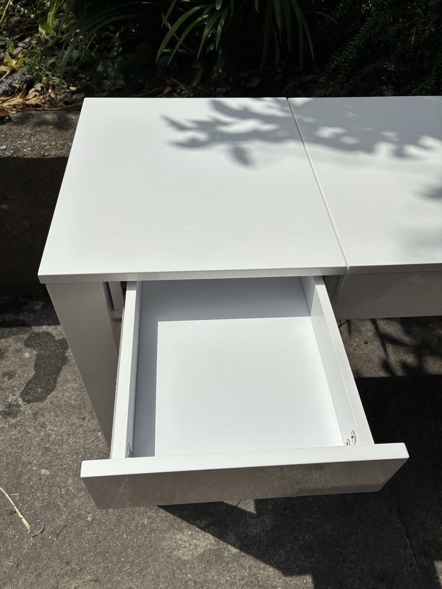Ikea Tavoli da trucco: IKEA MALM Schminktisch mit Spiegel, Weiss – Usato da Staad SG venduto da ann_qwr8 3