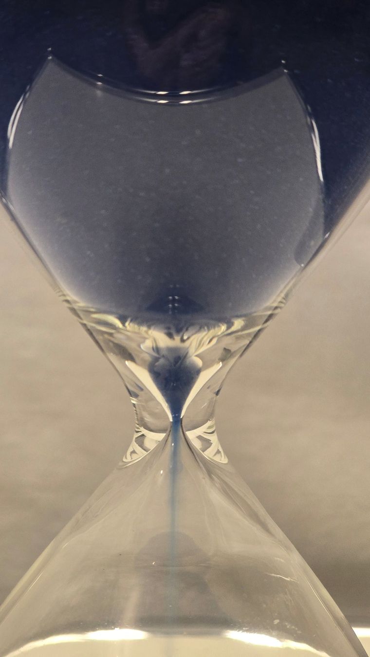 Orologi: Sanduhr "Time Out" mit blauem Sand – Nuovo e nell'imballaggio originale da Zürich venduto da Bobesfee 5