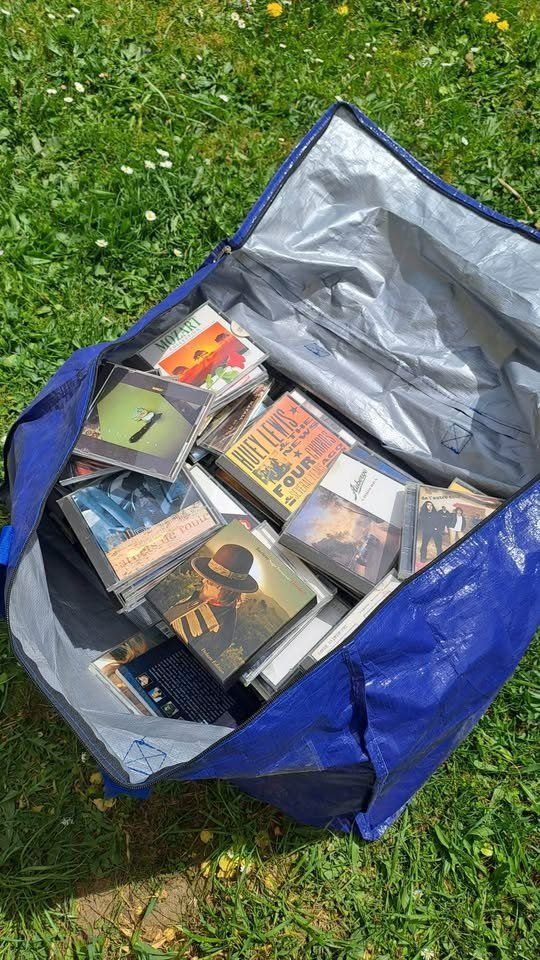 CDs: CD en lot, tout genres, – Gebraucht aus Areuse von sis_y7dg 1