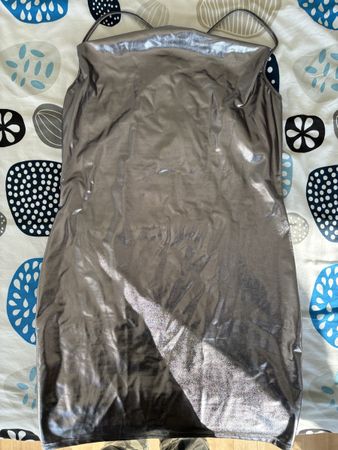 Robe moulante argentée brillante, taille XL, dos nu