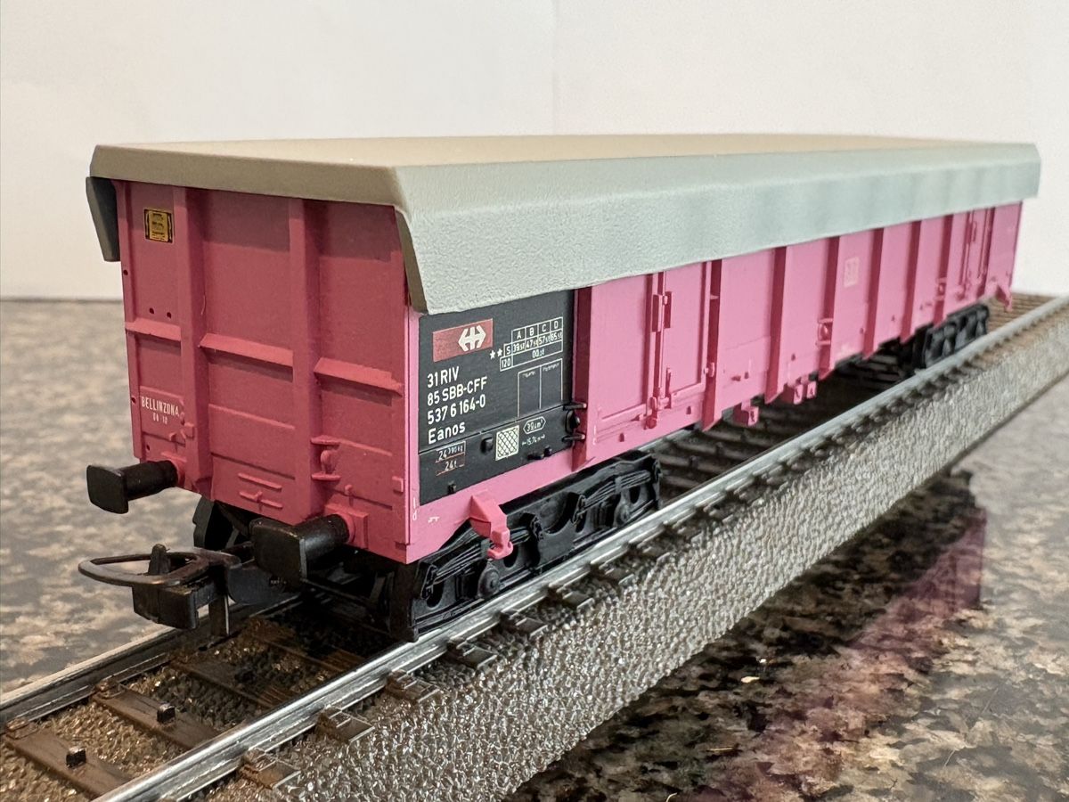 SBB/CFF/FFS Modellini di ferrovie: Sachsenmodell 16138 SBB Güterwagen mit Blache – Nuovo e nell'imballaggio originale da Zuzwil SG venduto da Zibu-3 2