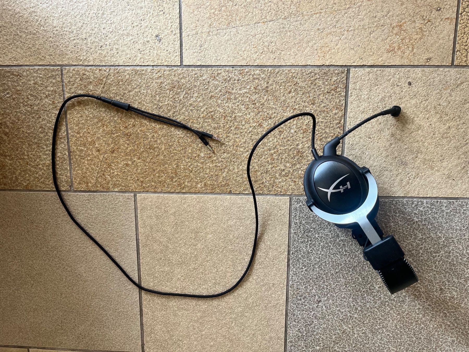 Hyperx Cuffie: hyper X Headset – Usato da Thierachern venduto da lou_8l2x