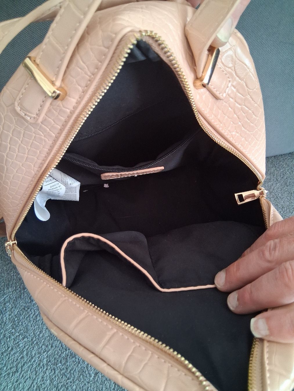Zaini: Trendiger Rucksack in Kroko-Optik – Usato da Wolfenschiessen venduto da Ylvi21 2