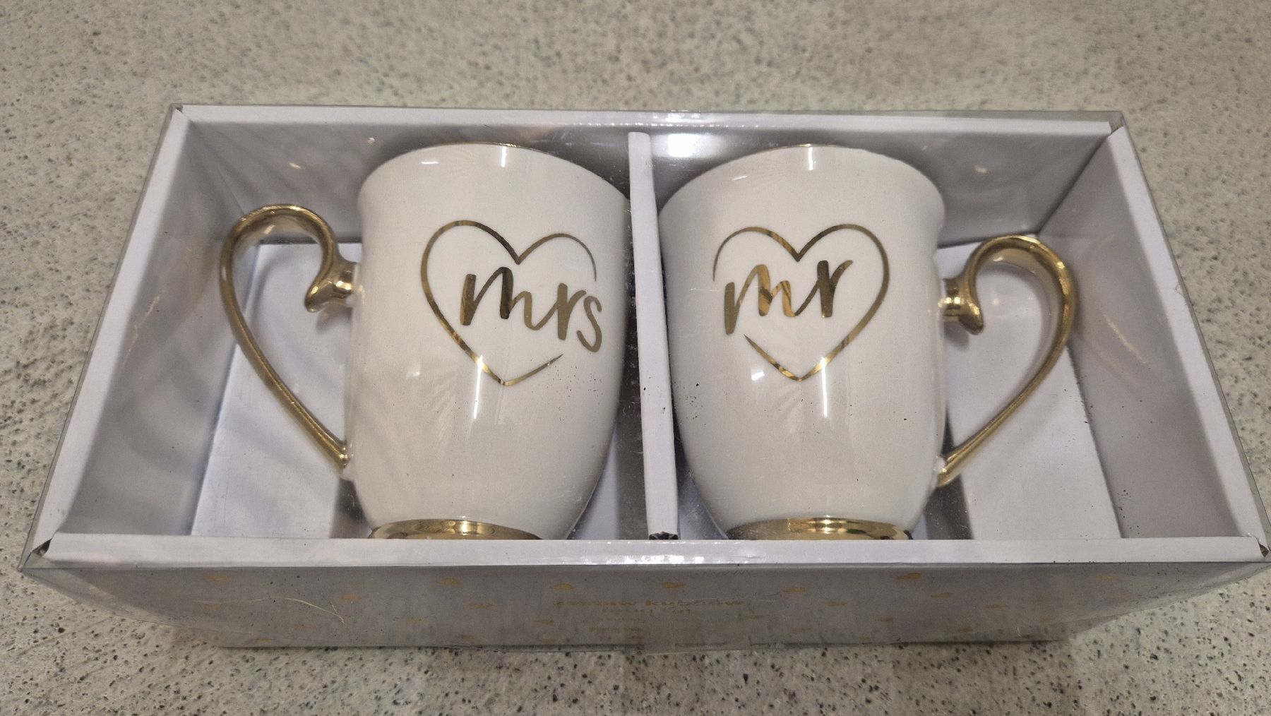Tazze: Mrs & Mr Mugs Set - Perfect Gift – Nuovo (secondo la descrizione) da Fahrweid venduto da 0739