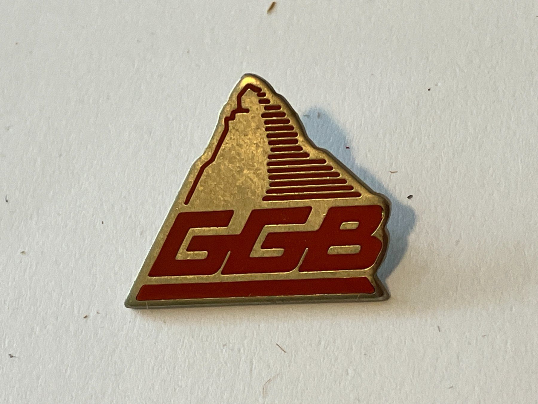 Placchette & Badge: 1 Pin GGB Gornergradbahn Matterhorn – Usato da Basel venduto da djwwpp