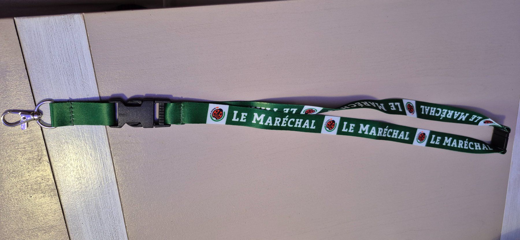 Schlüsselanhänger & - bänder: Lanyard / tour de cou Le Maréchal, neuf – Neu (gemäss Beschreibung) aus Grand-Lancy von loi_599y