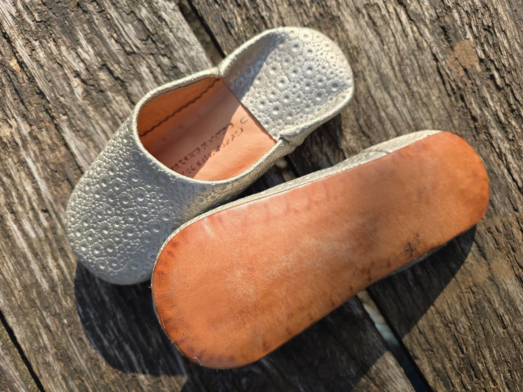 Chaussures garçon: Babouches: Leder silber (28)-ANGEBOT – Neuf (Voir description) à Romanshorn par Rachacha 2