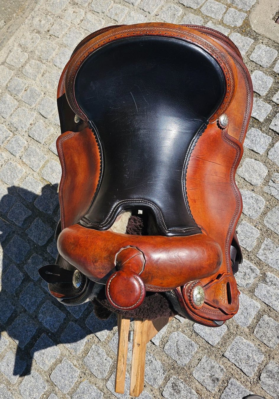 Selle & Accessori: Westernsattel mit schwarzer Sitzfläche 16" – Usato da Enggistein venduto da markaris 1
