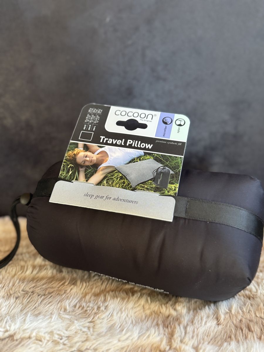 Cocoon Kissen: Cocoon Travel Pillow  – Neu und originalverpackt aus Bauma von Michelle.05