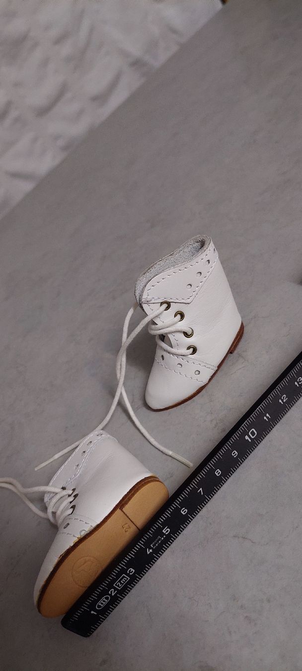 Bambole: 5Paar Puppenschuhe  – Usato da Muri AG venduto da nindo1 5
