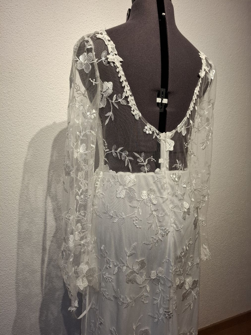 Robes: Wunderschönes Kleid mit Spitze, Grösse XL – D'occasion à Meisterschwanden par Jennifer_91 2