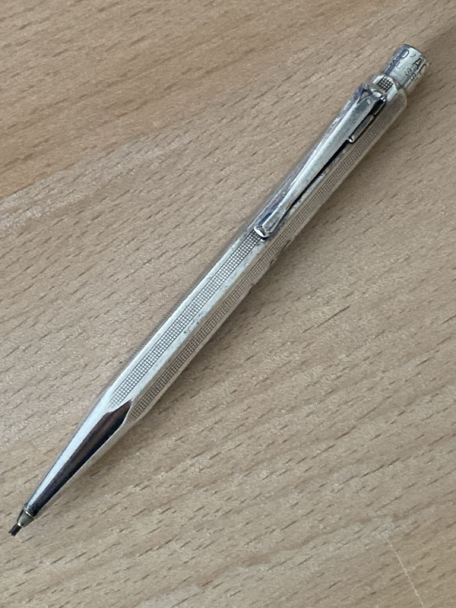 Caran D'Ache Bleistifte, Farbstifte & Kreide: CARAN D‘ACHE Minenhalter silber, antik – Gebraucht aus Schlosswil von maga09