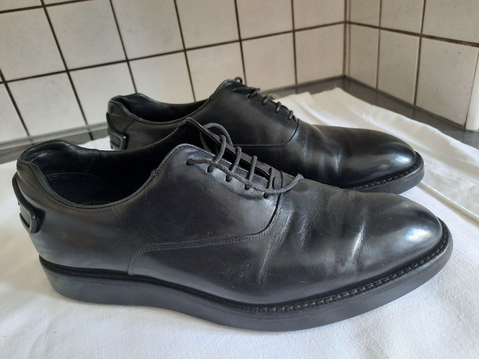 Prada Scarpe da uomo: PRADA, CHAUSSURES HOMME. Pointure : 42 – Usato da Le Locle venduto da marylise01