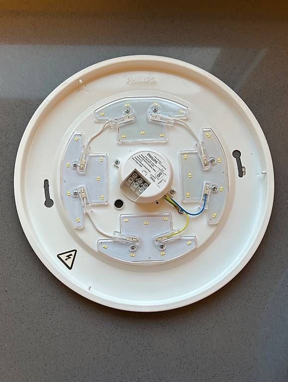 Philips Lampade: Plafoniera Philips LED Moire – Usato da Sementina venduto da denis922903 1