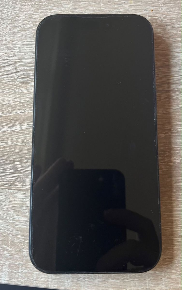 Apple Telefoni cellulari / Smartphones: iPhone 16 Pro 128Go noir parfait état – Usato da Vallorbe venduto da juju82
