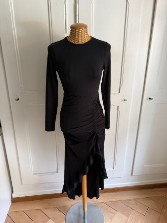 Kleid schwarz mit Volants XS