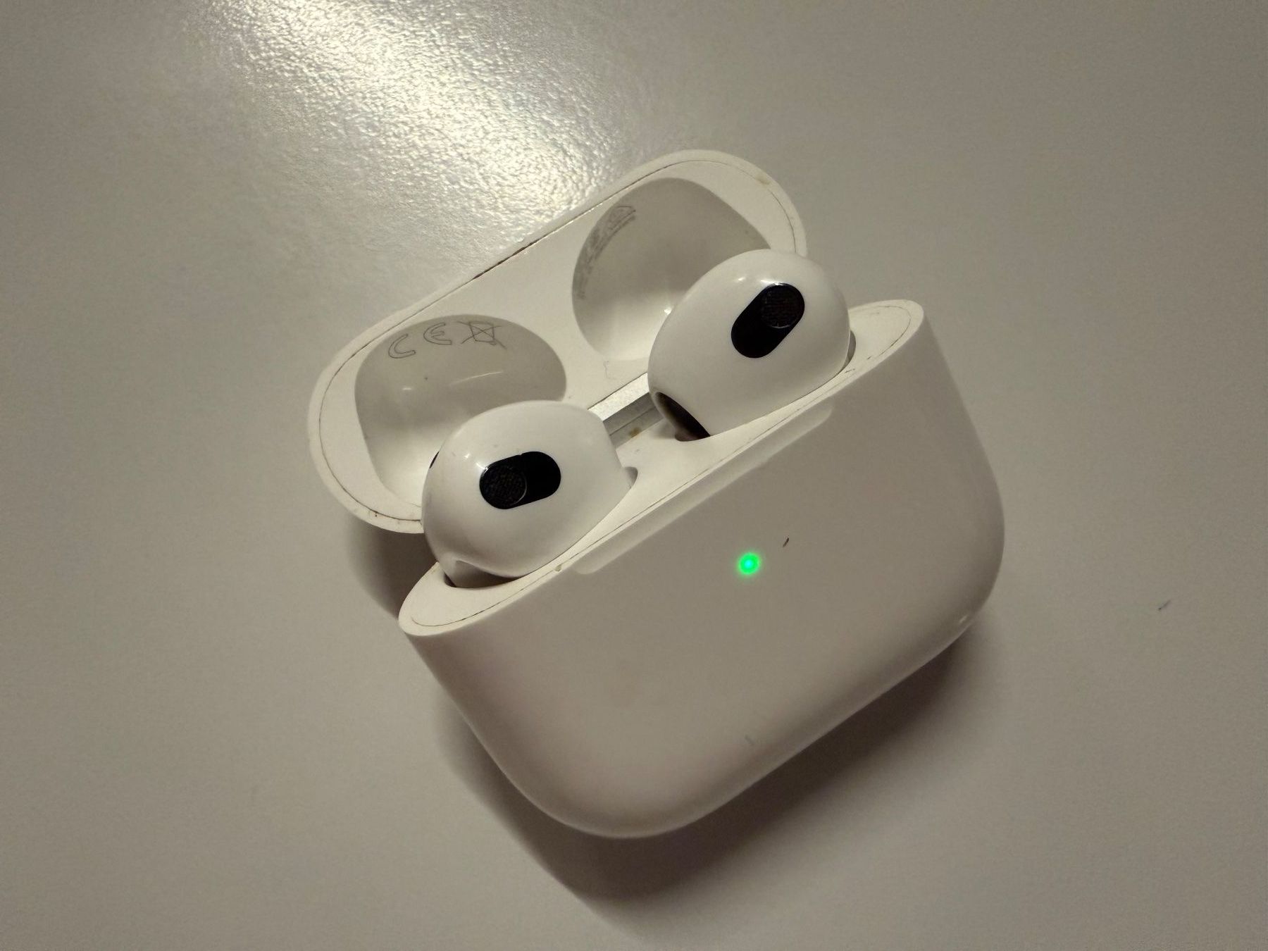 Apple Cuffie: Apple Airpods (3rd Generation) mit Lightning Case – Usato da Ottenbach venduto da Truppi