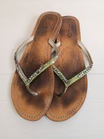 🤩2 STK: LEDER-STRASS &GUMMI FLIP-FLOPS-SCHUHE DURCHGELAUFEN