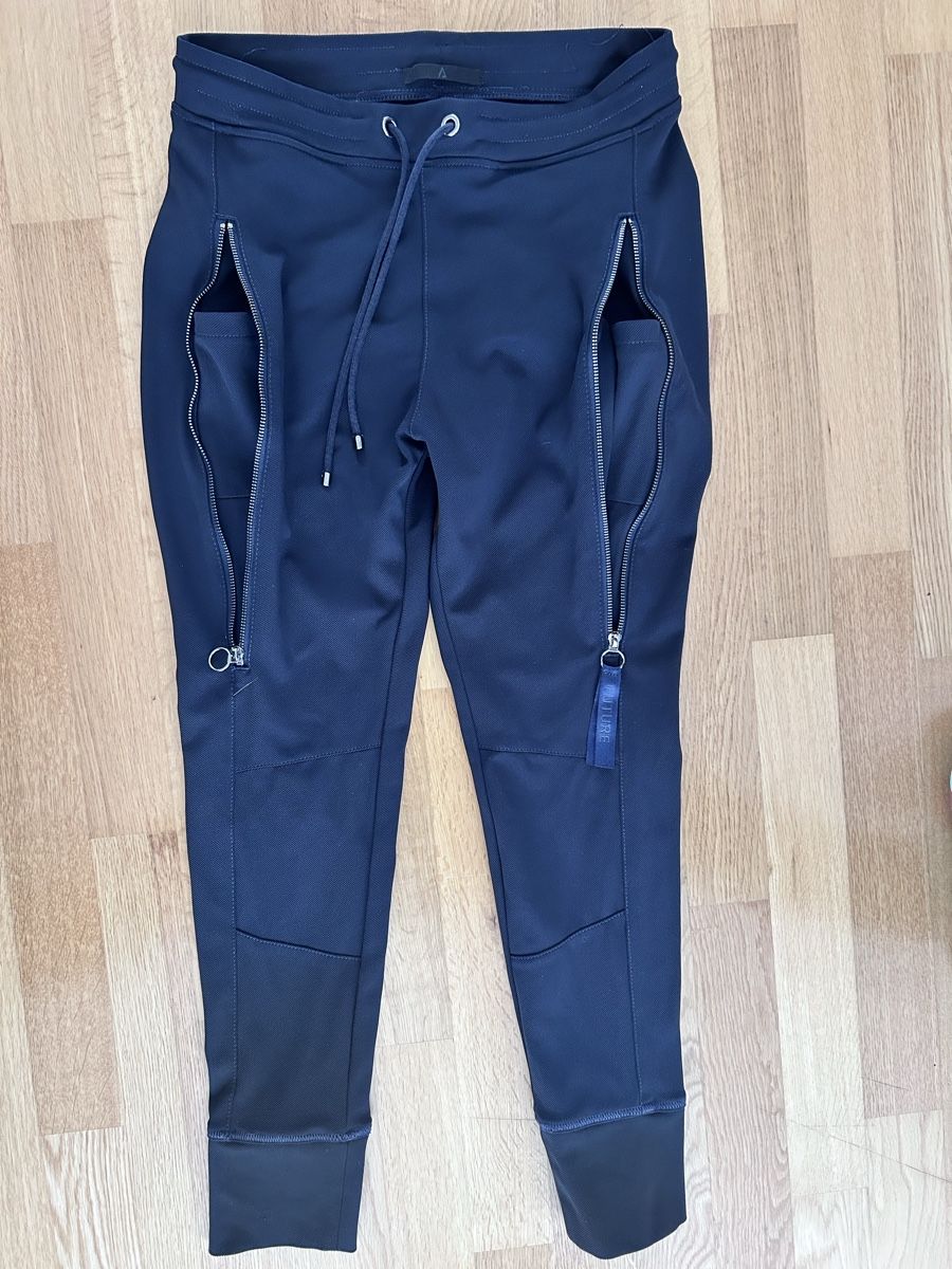 Jeans: Jeans MAC FUTURE – Usato da Schliern b. Köniz venduto da wandereaus 1