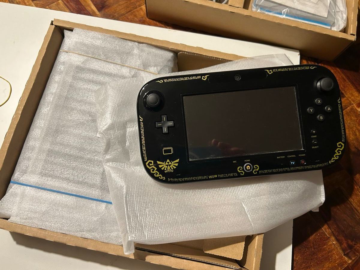 Nintendo Console: Wii U Zelda Wind Waker complete, état Collection. – Usato da Pully venduto da PongDayOne 8