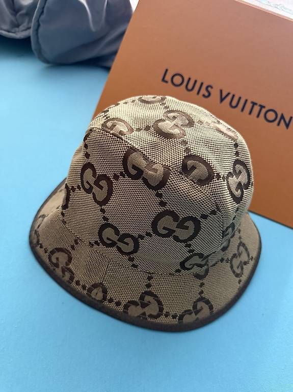Copricapi, berretti & cappellini: BOB GUCCI VRAI – Usato da Lucens venduto da cra_qlm5