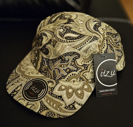 Itzu Snapback Cap, Gold/Schwarz, Neu, ungetragen!