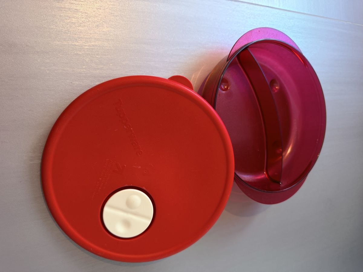Tupperware Contenitori & Simili: Tupperware für Mikrowelle rot – Usato da Watt venduto da Soraya70 1