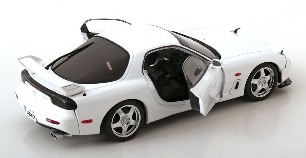 Airstream Modellini d'auto: MAZDA RX7 TYP RS FD3S 2001 WEISS 1:18 SOLIDO – Nuovo e nell'imballaggio originale da Suhr venduto da Moebelsiralfred 3