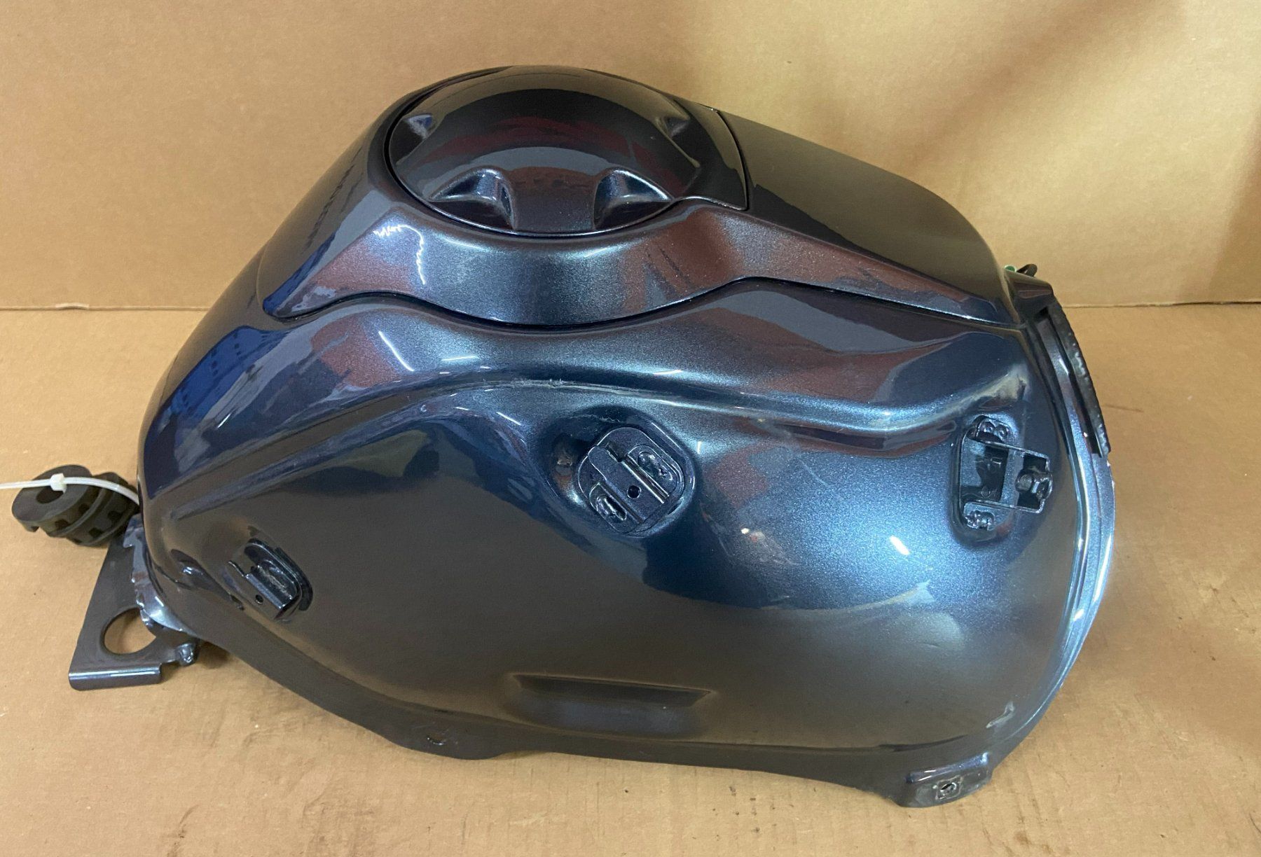 Zontes Tutti i ricambio per moto: Zontes 125 U/U1 Tank – Usato da Seewen SO venduto da motoXpertag 1