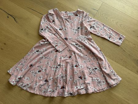 Kleid Polarn O. Pyret rosa Blumen Marienkäfer Grösse 104