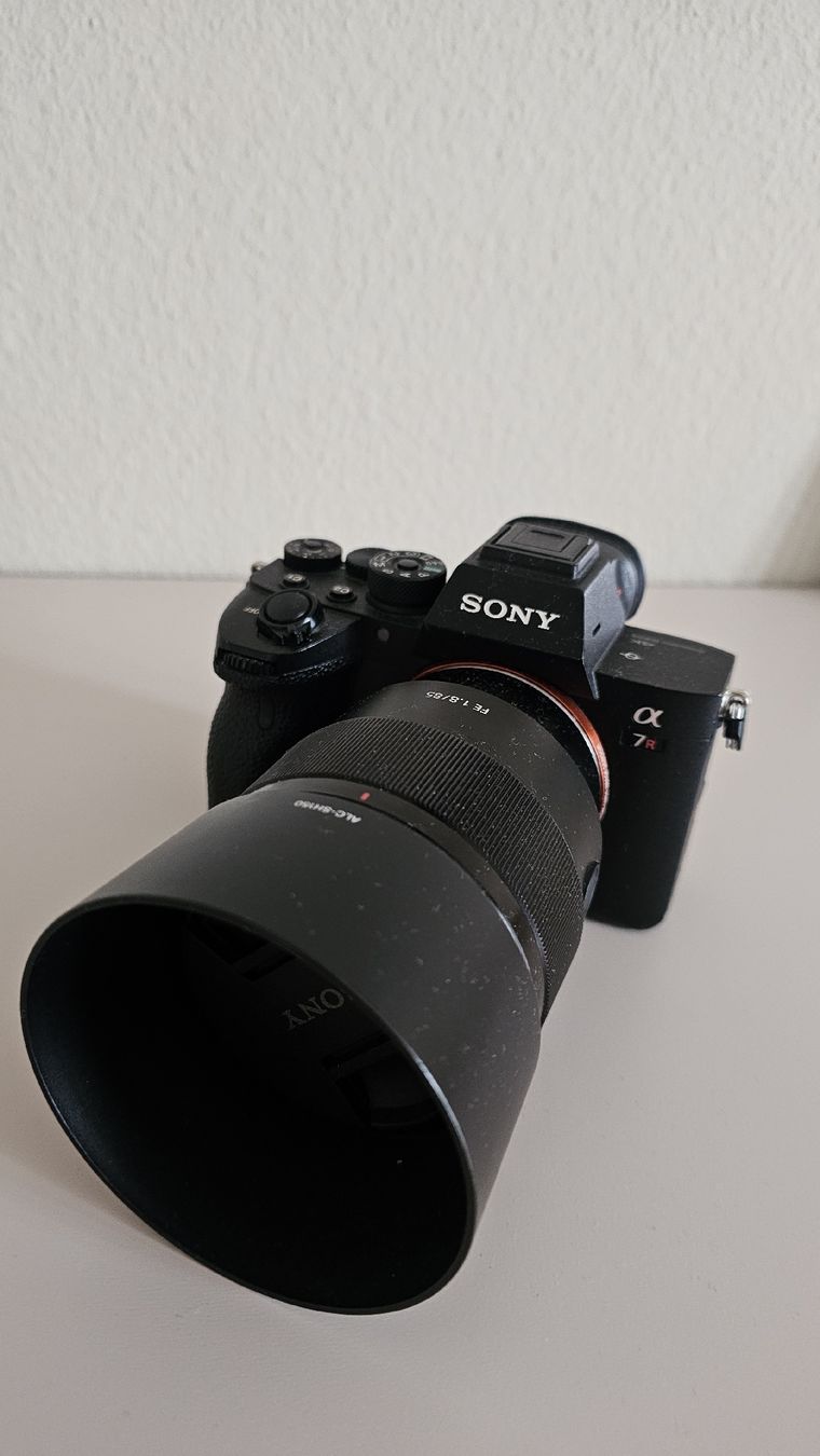 Sony Fotocamera: Sony A7R IV + 85mm f1.8 – Nuovo (secondo la descrizione) da grenchen venduto da adr_6sl7