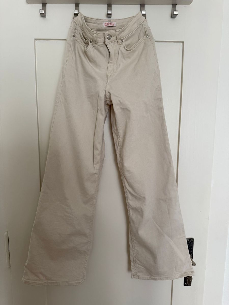 Only Jeans: Straight leg Jeans - ecru – Gebraucht aus Zürich von jul_5t9s