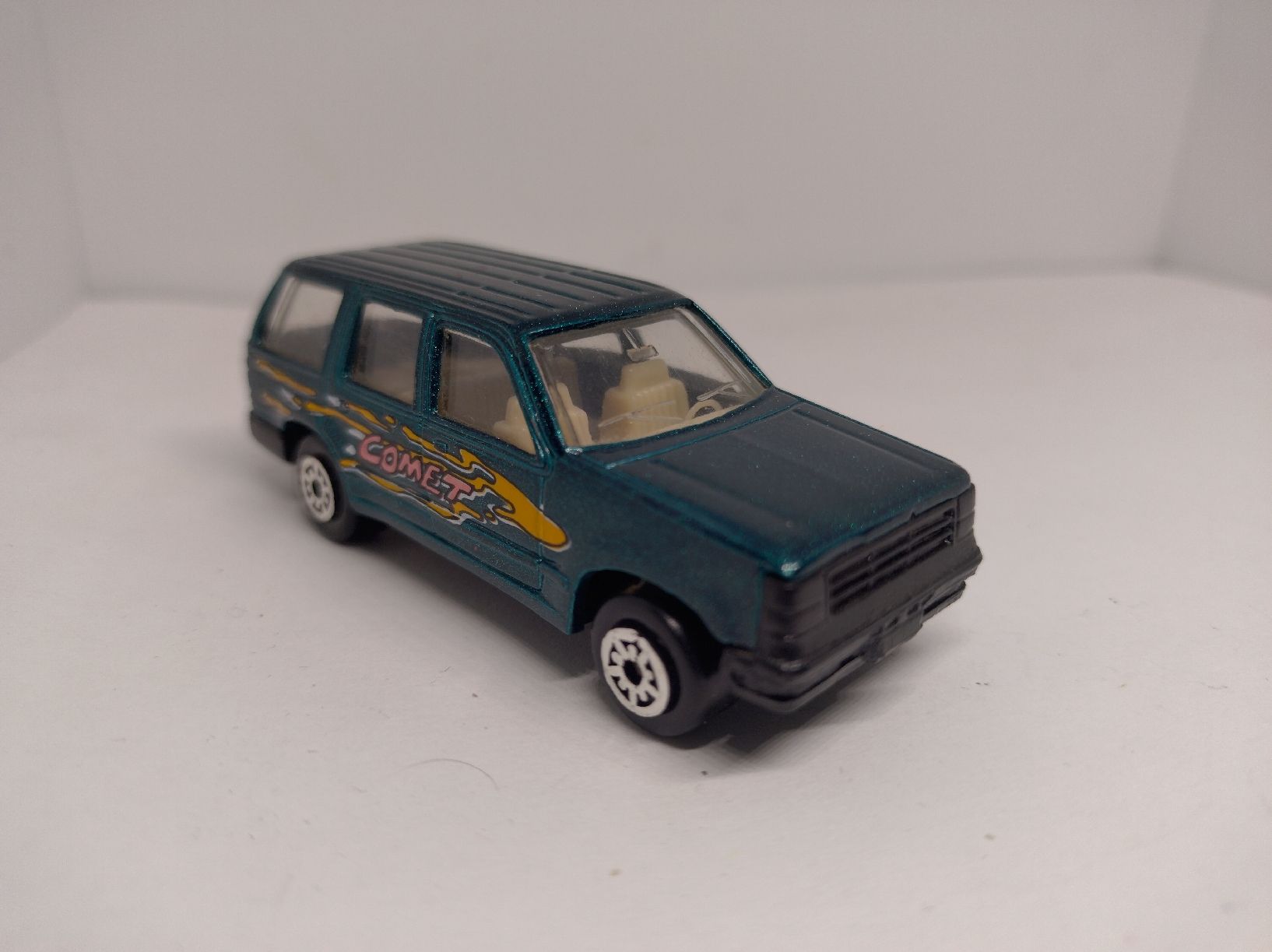 Maisto Modellini d'auto: Maisto, Ford Explorer  – Usato da La Chaux-de-Fonds venduto da Pierrot8404 1