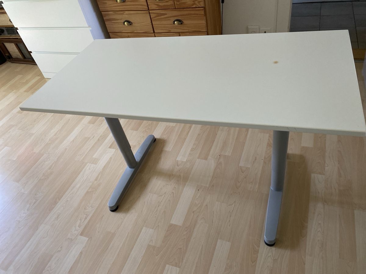 Ikea Tavoli: Tisch weiss  – Usato da zürich venduto da Gaelda 1