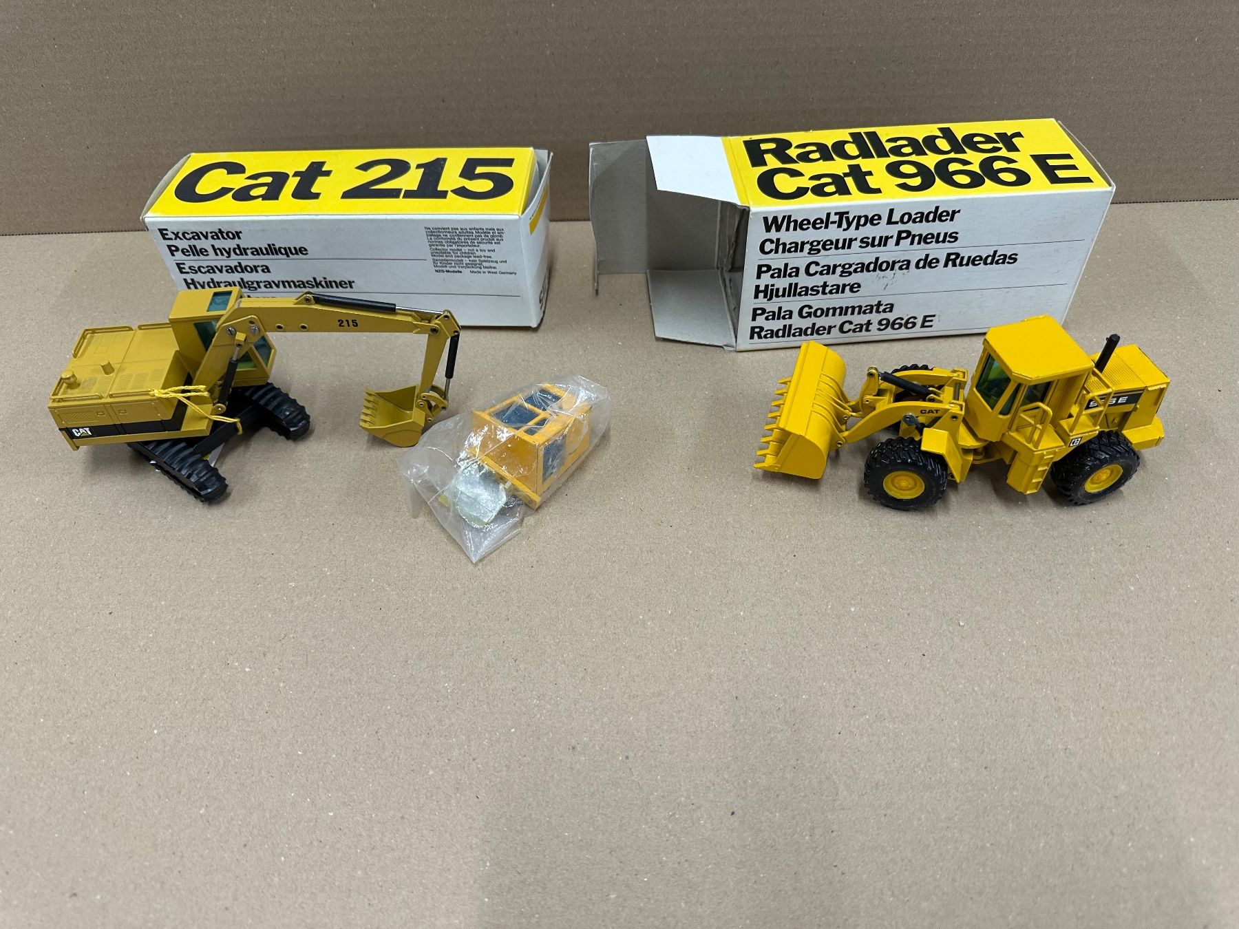Caterpillar Escavatori: Sensationelles Angebot! – Nuovo e nell'imballaggio originale da Oftringen venduto da Mistra2