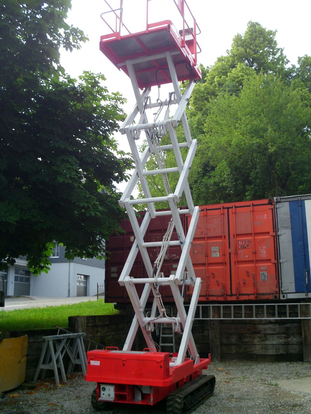Piattaforme elevatrici & Crick: Hebebühne mit Raupenfahrwerk – Usato da wilen-gottshaus venduto da Stawigo25 1