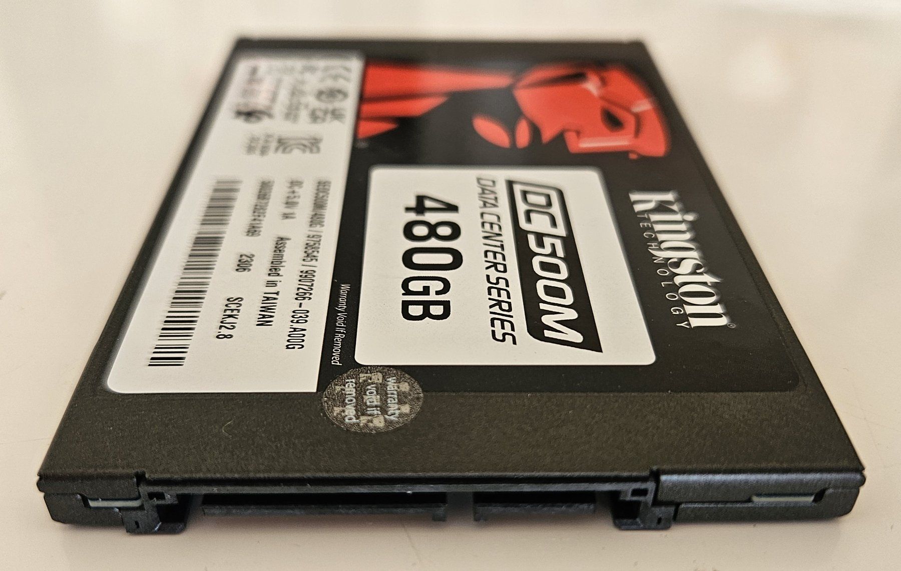 Kingston Dischi rigidi: SSD 480GB Kingston DC500M – Usato da Lausanne venduto da FamilleCool 1